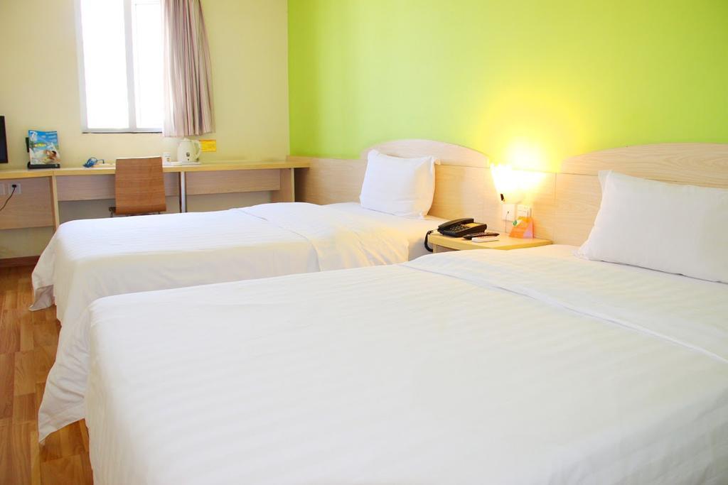 7Days Inn Foshan Dongfang Square Walmart Εξωτερικό φωτογραφία